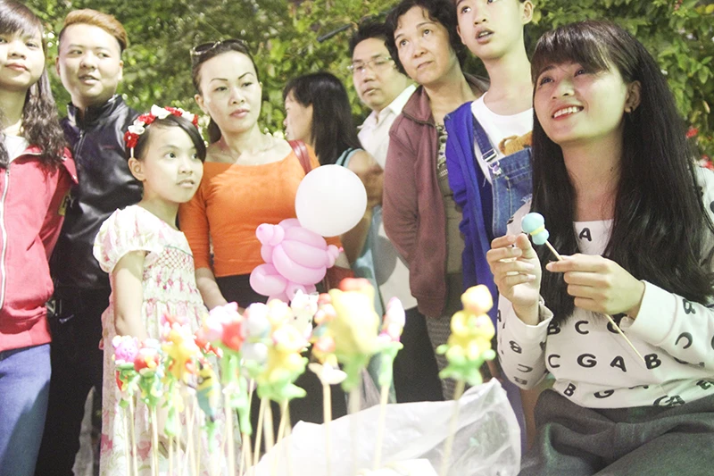 Mưu sinh đêm giao thừa ảnh 6